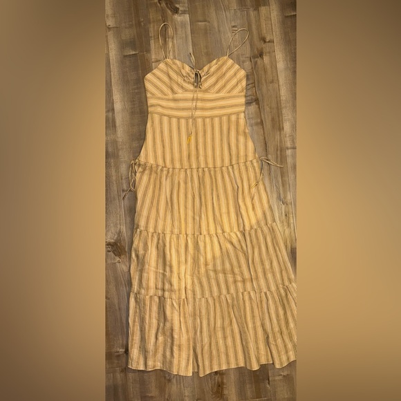 Elegant Tan Striped Maxi Dress - Picture 3 of 12